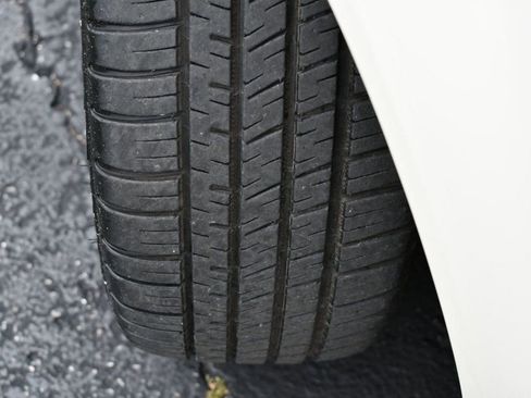 Used 2007 MAZDA MX-5 Miata Grand Touring w/ Premium Pkg image 56