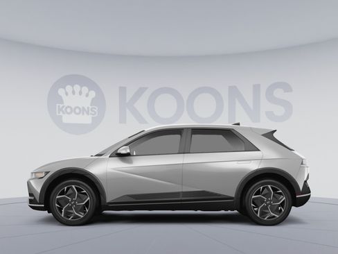 Used 2024 Hyundai Ioniq 5 SEL RWD image 2