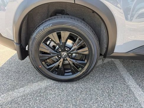 Certified 2023 Nissan Rogue SV w/ SV Premium B Package AWD/4WD image 11