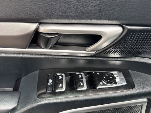 Used 2025 Kia Telluride S FWD image 13