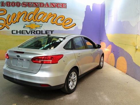 Used 2017 Ford Focus SE image 8