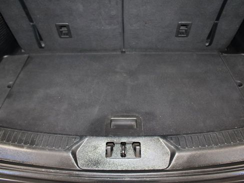 Used 2022 Ford Explorer XLT w/ Equipment Group 202A image 17