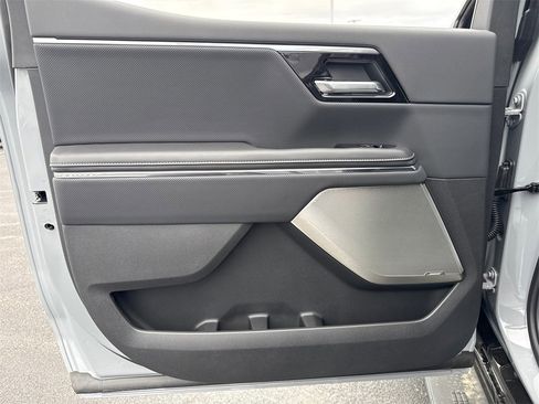 New 2025 GMC Sierra EV Denali image 33