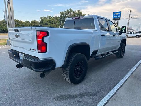 Used 2026 Chevrolet Silverado 2500 ZR2 AWD/4WD image 4