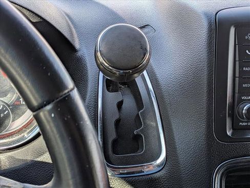 Used 2019 Dodge Grand Caravan SE image 9