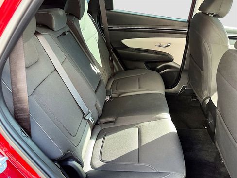 Used 2024 Hyundai Tucson SE image 24