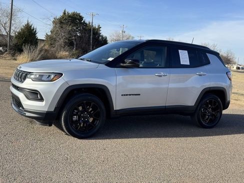 Certified 2024 Jeep Compass Latitude w/ Altitude Special Edition image 3
