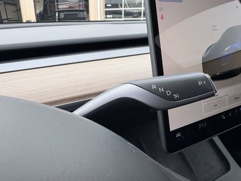Used 2024 Tesla Model Y Long Range AWD/4WD image 20