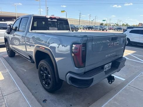 Used 2025 GMC Sierra 2500 AT4 w/ AT4 Premium Plus Package AWD/4WD image 4