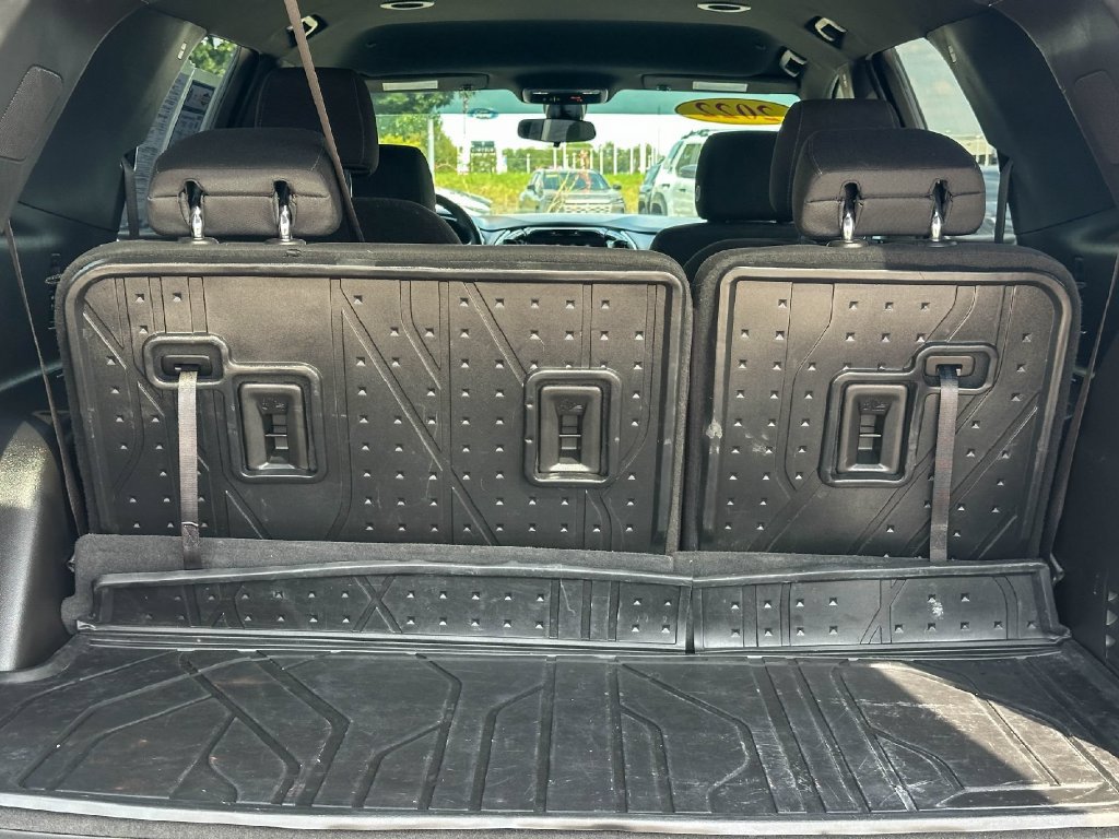 Used 2022 Chevrolet Traverse LT FWD image 22
