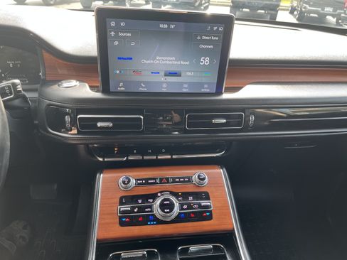 Used 2020 Lincoln Aviator Reserve w/ Equipment Group 202A AWD/4WD image 17