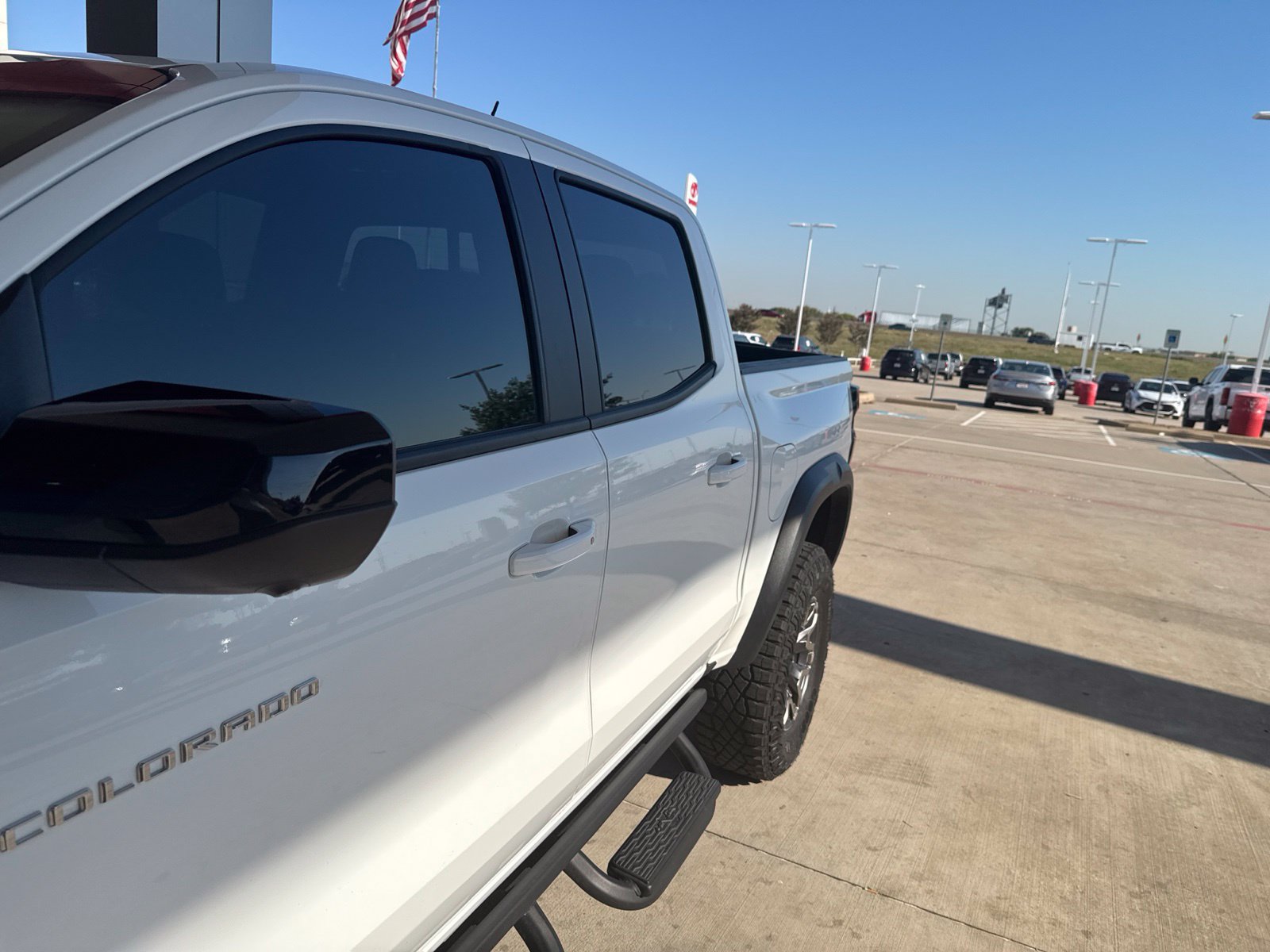 Used 2025 Chevrolet Colorado ZR2 w/ Technology Package AWD/4WD image 4
