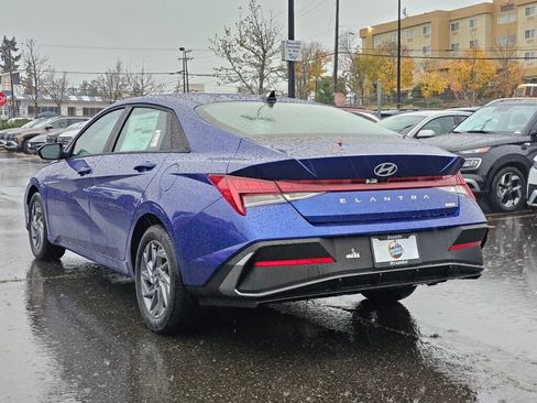 New 2026 Hyundai Elantra Blue image 5
