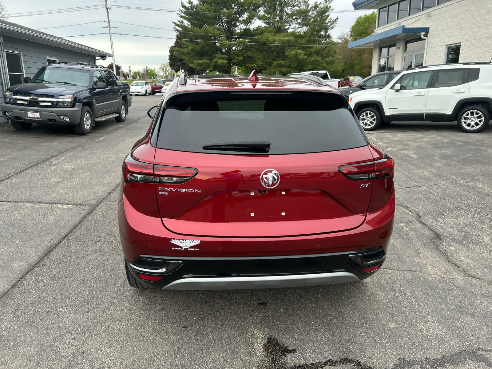 Used 2023 Buick Envision Essence w/ Sport Touring Package AWD/4WD image 5