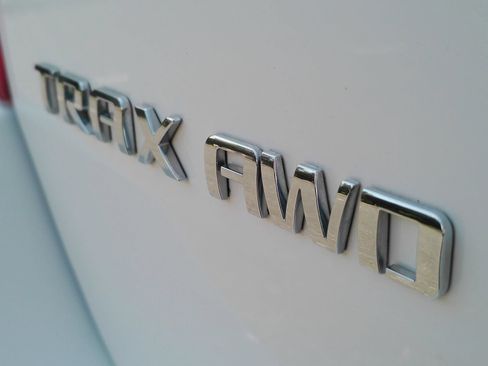 Used 2020 Chevrolet Trax LT AWD/4WD image 33