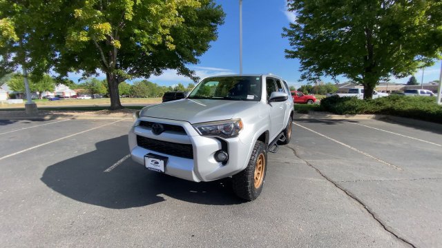Used 2016 Toyota 4Runner SR5 AWD/4WD image 3