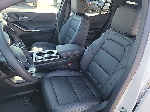 New 2026 Chevrolet Equinox LT w/ Convenience Package II AWD/4WD image 9