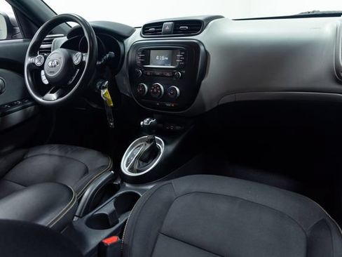 Used 2016 Kia Soul + FWD image 25
