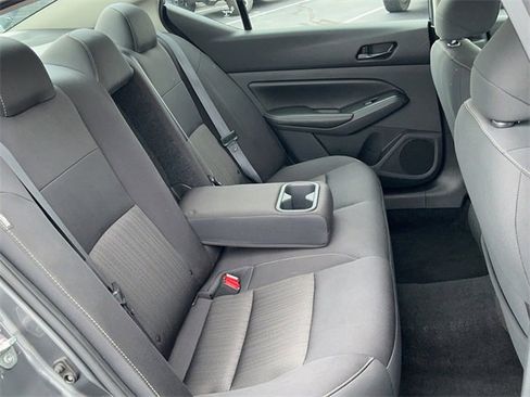 Used 2024 Nissan Altima 2.5 SV image 16