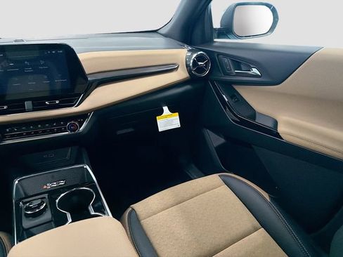 New 2026 Chevrolet Equinox ACTIV w/ Convenience Package III AWD/4WD image 27