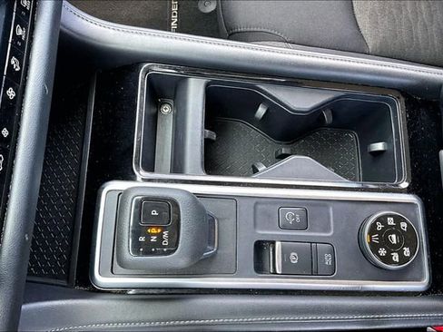 Used 2024 Nissan Pathfinder SV image 18