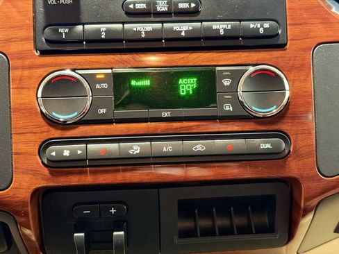 Used 2009 Ford F250 Lariat image 13