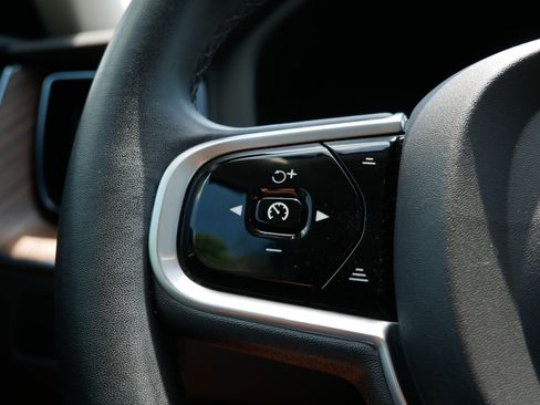 Used 2023 Volvo XC60 B5 Plus w/ Climate Package AWD/4WD image 27