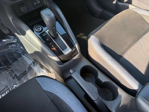Used 2025 Nissan Versa SV FWD image 39