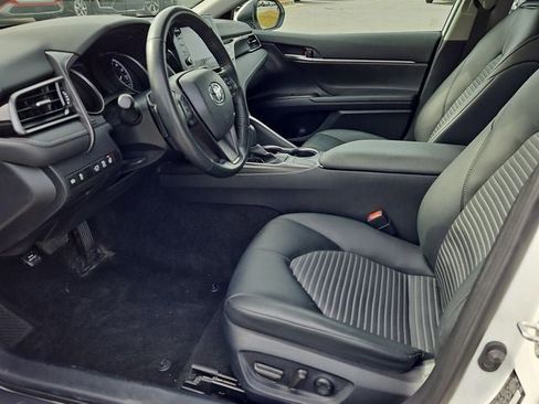 Used 2024 Toyota Camry SE image 18