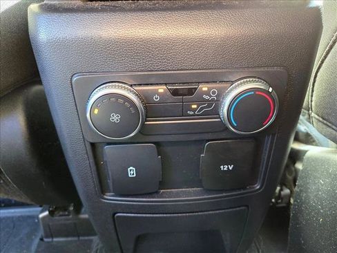 Used 2022 Ford Explorer XLT image 15