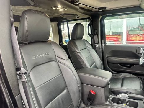 Used 2022 Jeep Wrangler Unlimited Sahara w/ Cold Weather Group AWD/4WD image 8