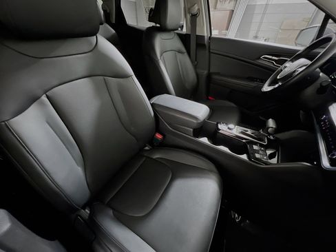 Used 2023 Kia Sportage EX image 31