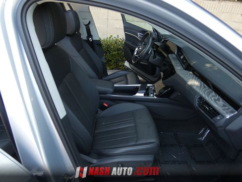 Used 2021 Audi e-tron Premium Plus AWD/4WD image 27