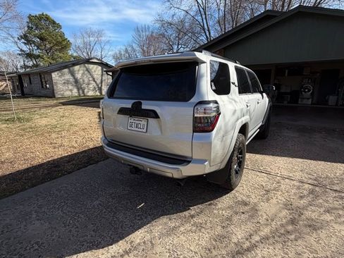 Used 2023 Toyota 4Runner TRD Off-Road Premium w/ Off Road Premium Plus Package image 4