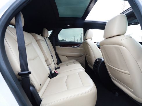 Used 2017 Cadillac XT5 Premium Luxury FWD image 28