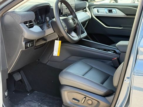 New 2026 Ford Explorer Active RWD image 5