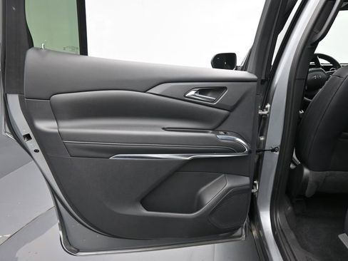 Used 2024 Chevrolet Traverse LT w/ Midnight/Sport Edition FWD image 34