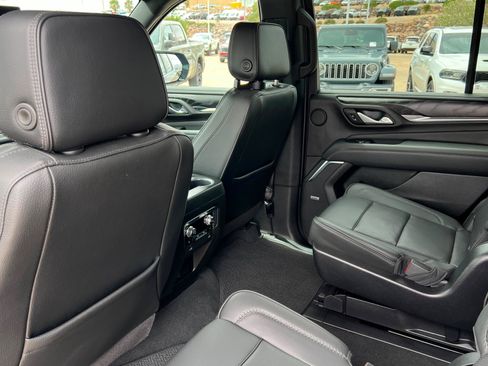 Used 2022 GMC Yukon Denali w/ Denali Premium Package AWD/4WD image 19