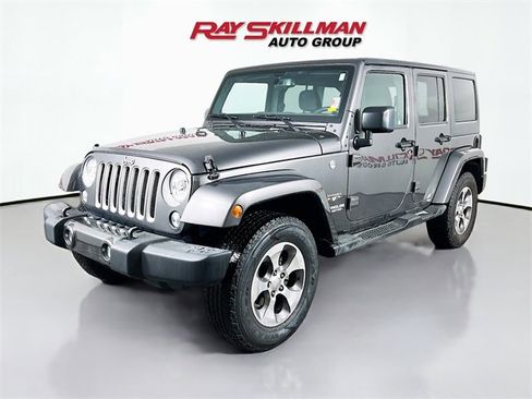 Used 2017 Jeep Wrangler Unlimited Sahara w/ Connectivity Group image 3