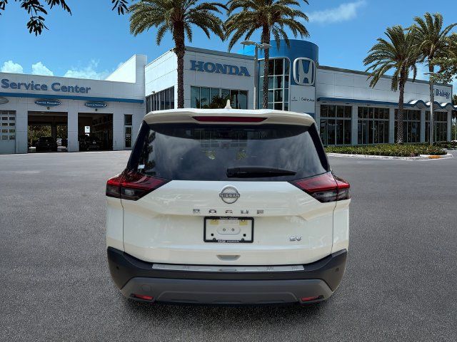 Used 2023 Nissan Rogue SV FWD image 5