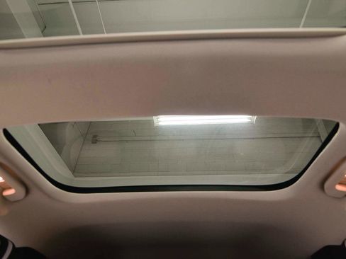 Used 2023 Mercedes-Benz GLB 250 image 8