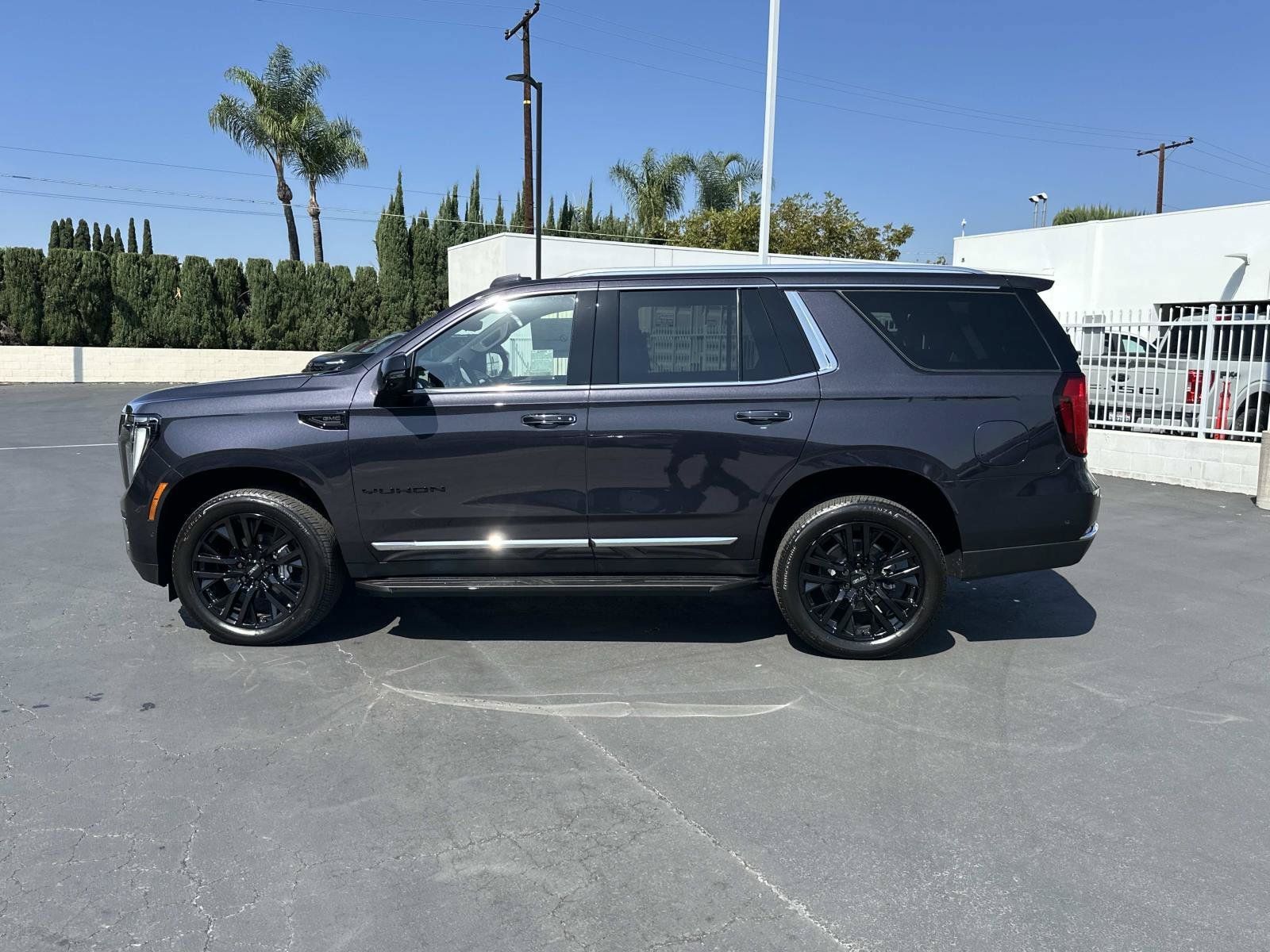 New 2026 GMC Yukon Elevation w/ Elevation Premium Package AWD/4WD image 3