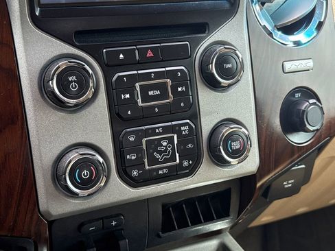 Used 2016 Ford F350 Lariat w/ Lariat Ultimate Package AWD/4WD image 28