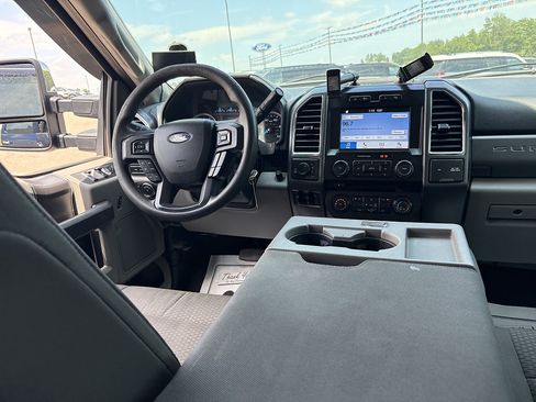 Used 2017 Ford F250 XLT w/ XLT Premium Package AWD/4WD image 25