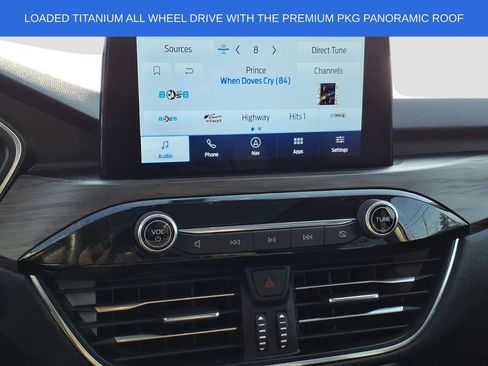 Used 2020 Ford Escape Titanium w/ Titanium Premium Package 2.0 image 25