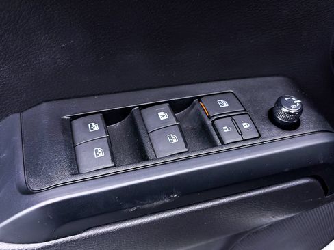 Used 2023 Toyota Tacoma SR AWD/4WD image 16