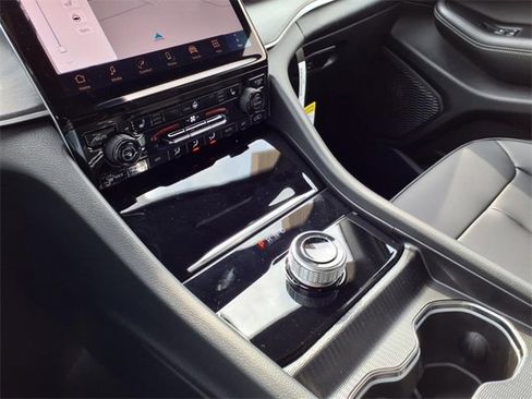 New 2025 Jeep Grand Cherokee Limited image 15