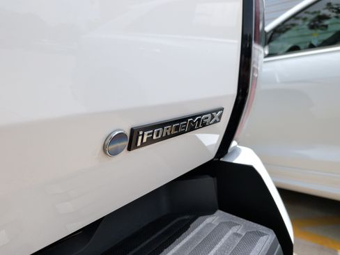 Used 2025 Toyota Tundra Limited AWD/4WD image 36