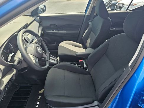 Certified 2025 Nissan Kicks Play S image 14