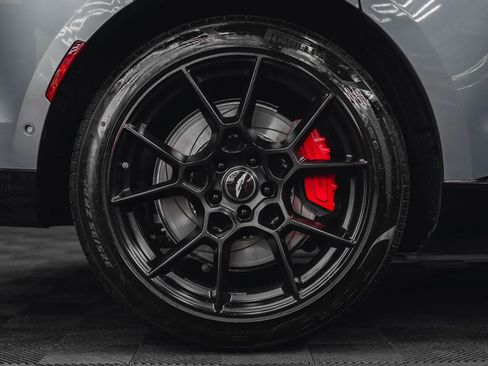 Used 2021 Aston Martin DBX AWD/4WD image 17